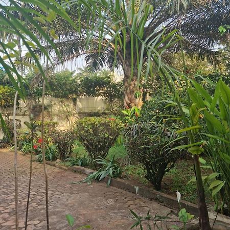Yaoundé Tout Confort Avec Jardin Entree Bastos מראה חיצוני תמונה