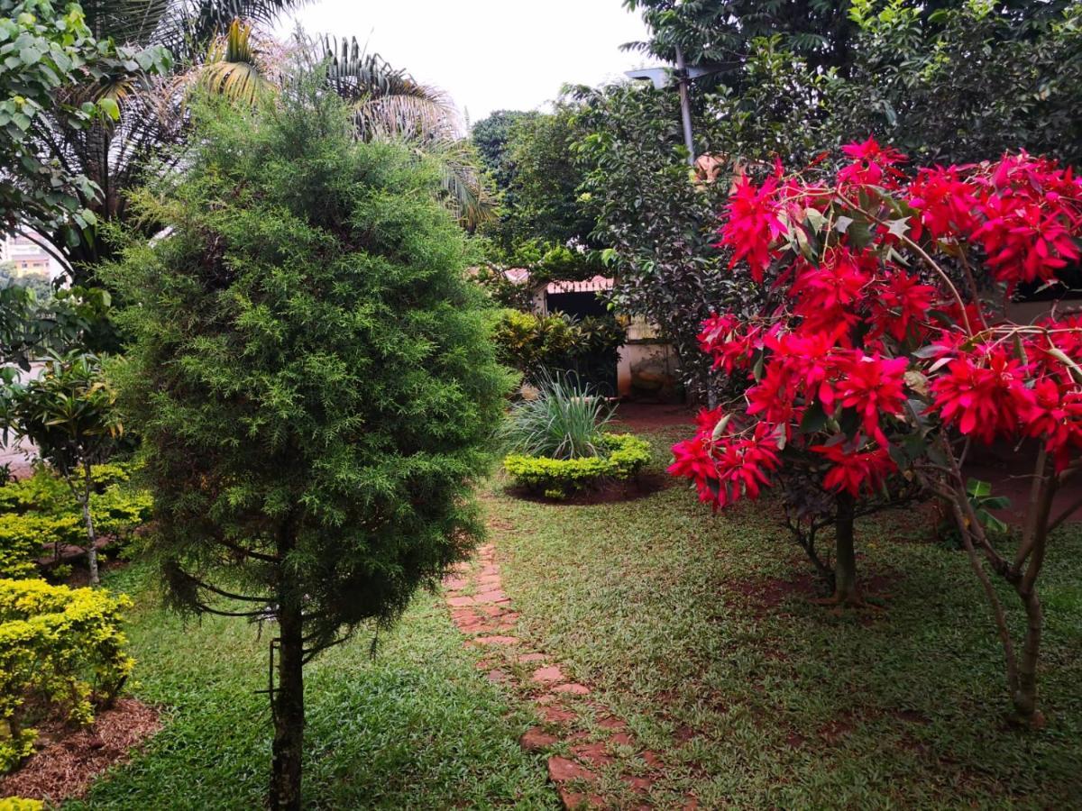 Yaoundé Tout Confort Avec Jardin Entree Bastos מראה חיצוני תמונה