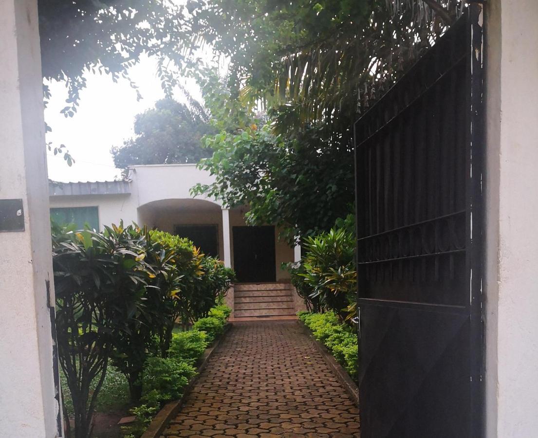 Yaoundé Tout Confort Avec Jardin Entree Bastos מראה חיצוני תמונה