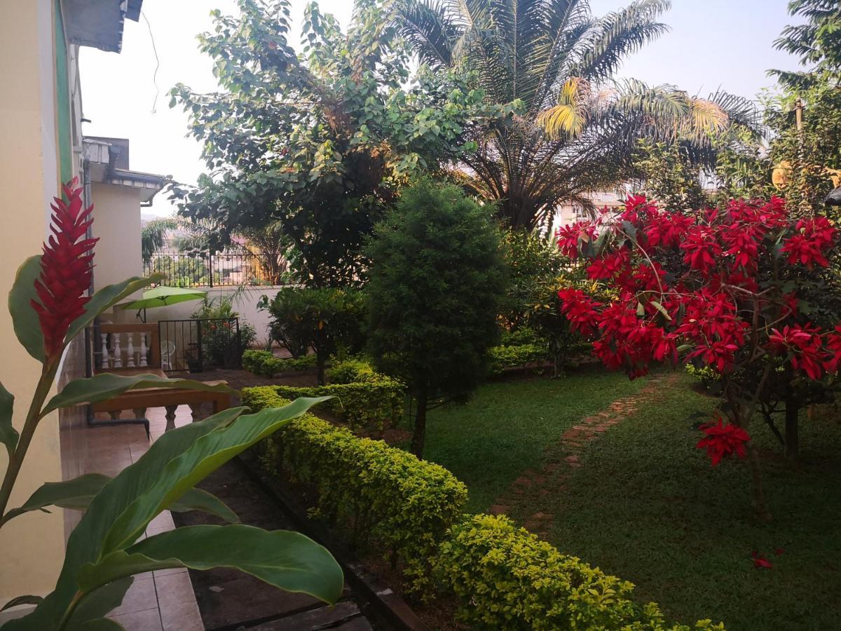 Yaoundé Tout Confort Avec Jardin Entree Bastos מראה חיצוני תמונה